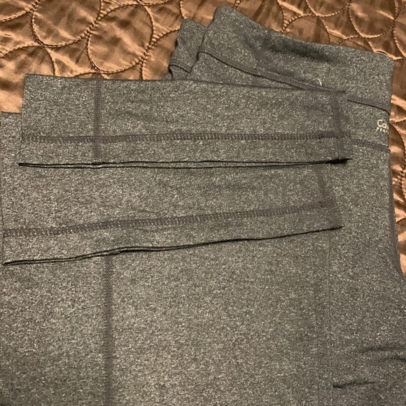 Calvin Klein Medium size. - Picture 8 of 8